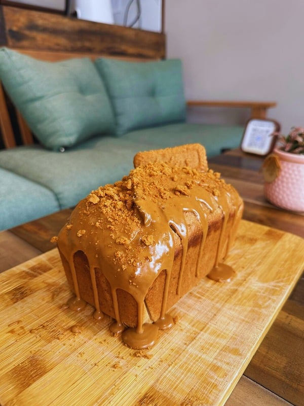 Vegan Banana Bread Cake